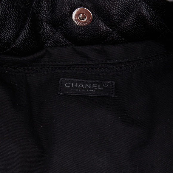 CHANEL VINTAGE CAVIAR BLACK LEATHER GRAND SHOPPING TOTE MEDIUM (2015) - Picture 6 of 10